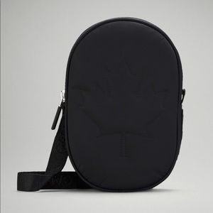 Lululemon Team Canada Cross body/Belt bag Black